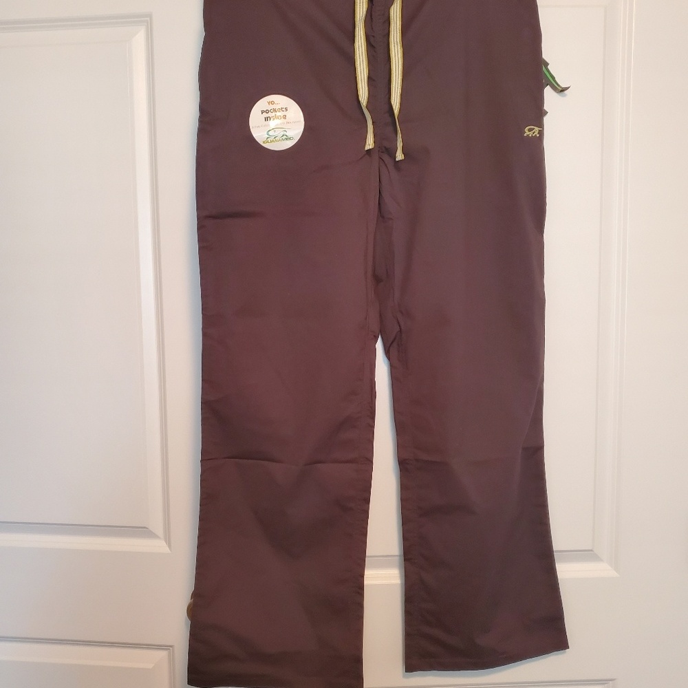 Iguanamed scrubs